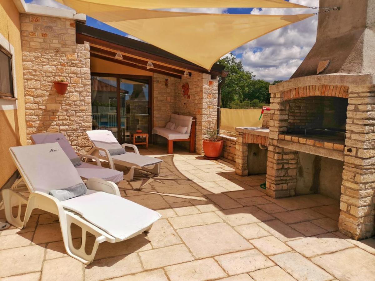Luxury Apartment Alba With Pool Канфанар Экстерьер фото