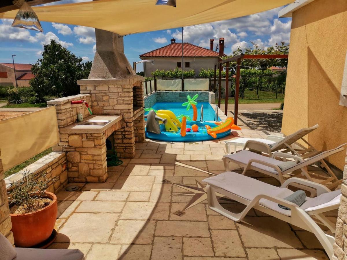 Luxury Apartment Alba With Pool Канфанар Экстерьер фото