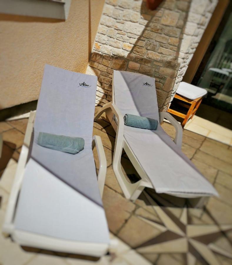 Luxury Apartment Alba With Pool Канфанар Экстерьер фото