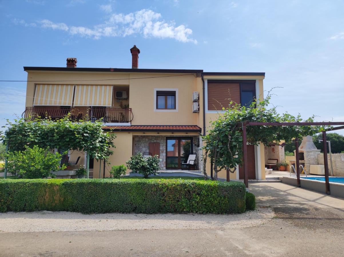 Luxury Apartment Alba With Pool Канфанар Экстерьер фото